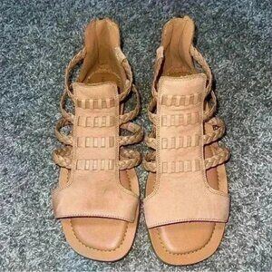 Lucky Brand Biretta Gladiator Sandal in Latte Sz 10M